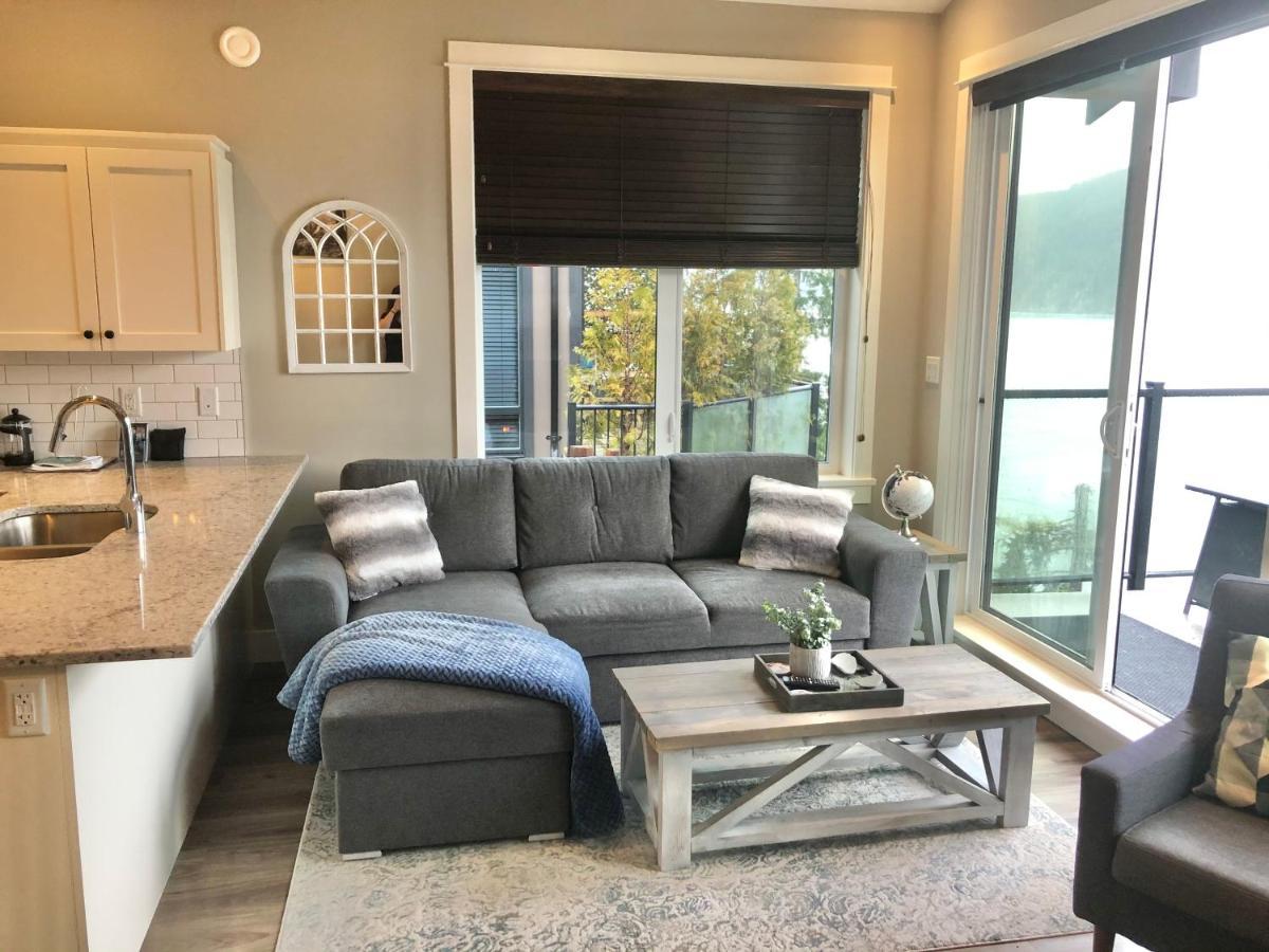 Sandy Feet Retreat Port Renfrew- Oceanfront 2Br Modern Cottage 외부 사진