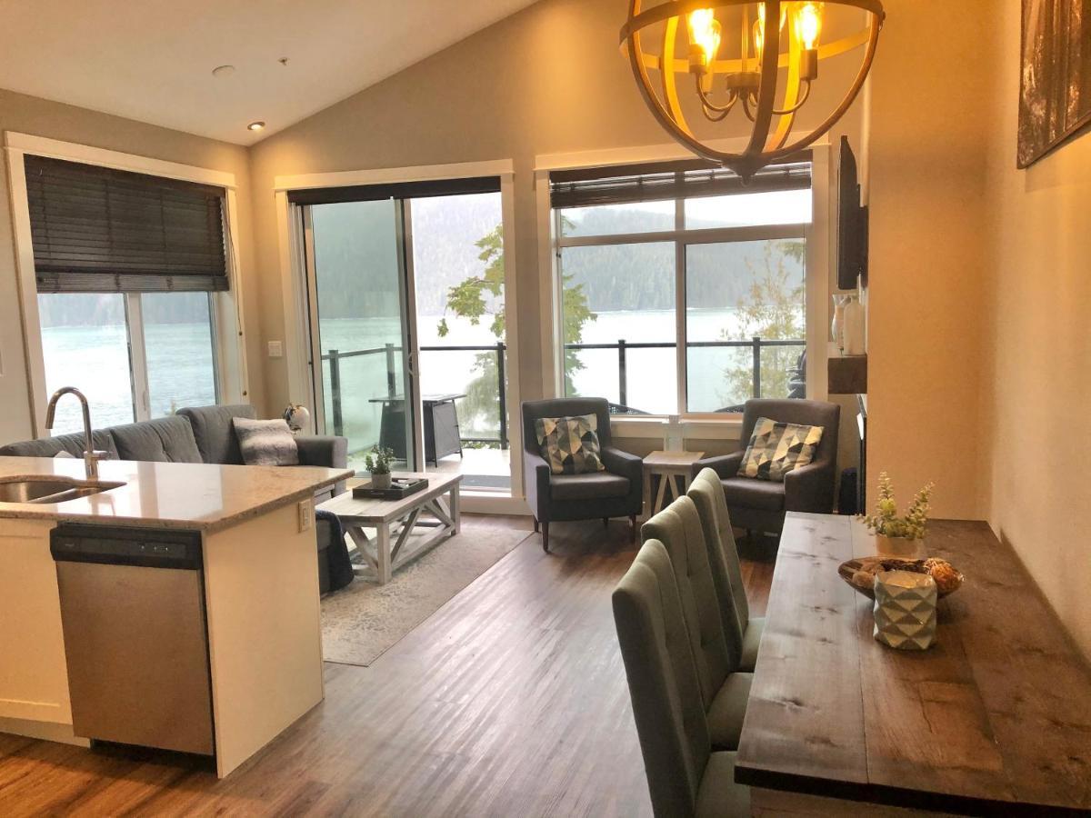 Sandy Feet Retreat Port Renfrew- Oceanfront 2Br Modern Cottage 외부 사진