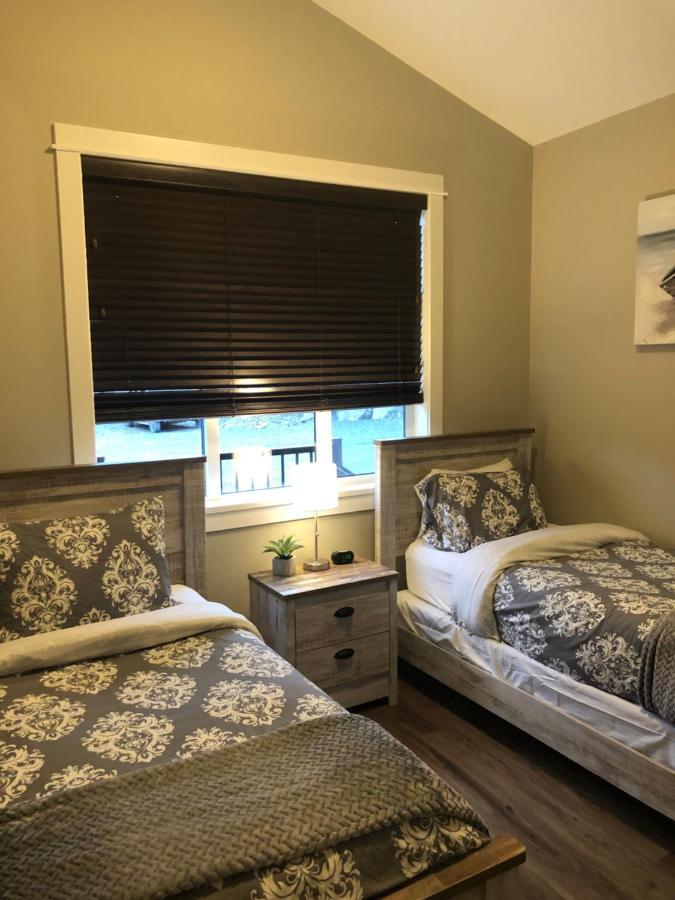 Sandy Feet Retreat Port Renfrew- Oceanfront 2Br Modern Cottage 외부 사진