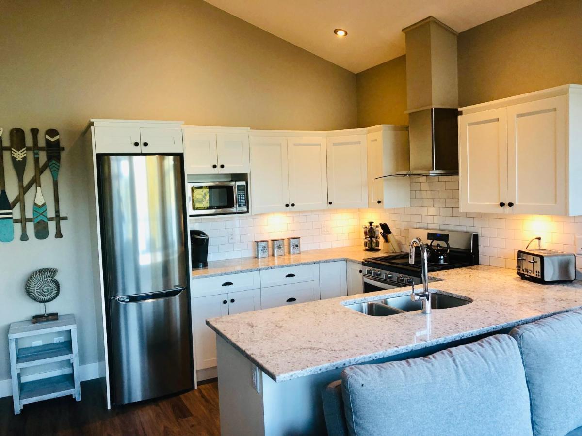 Sandy Feet Retreat Port Renfrew- Oceanfront 2Br Modern Cottage 외부 사진