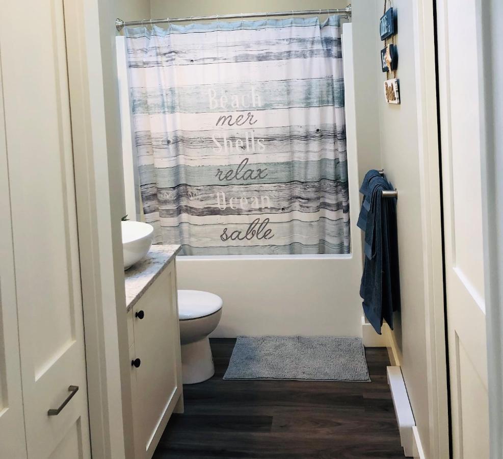 Sandy Feet Retreat Port Renfrew- Oceanfront 2Br Modern Cottage 외부 사진