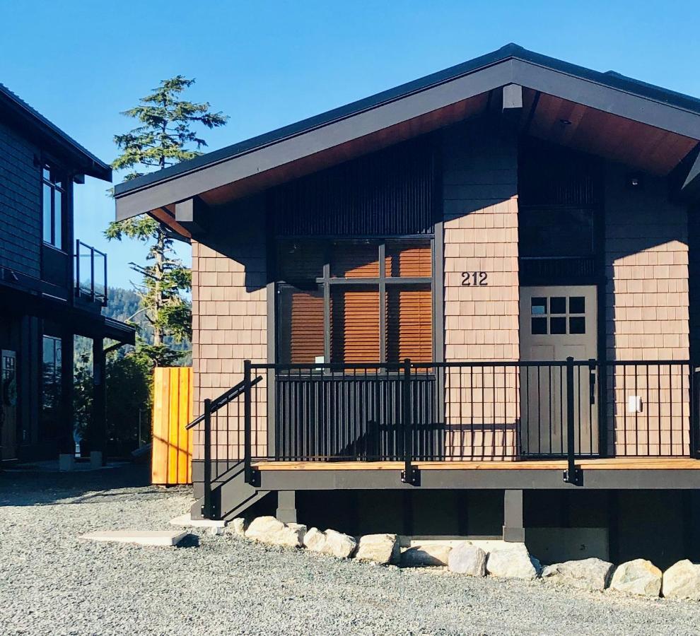 Sandy Feet Retreat Port Renfrew- Oceanfront 2Br Modern Cottage 외부 사진