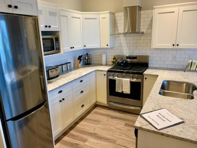Sandy Feet Retreat Port Renfrew- Oceanfront 2Br Modern Cottage 외부 사진